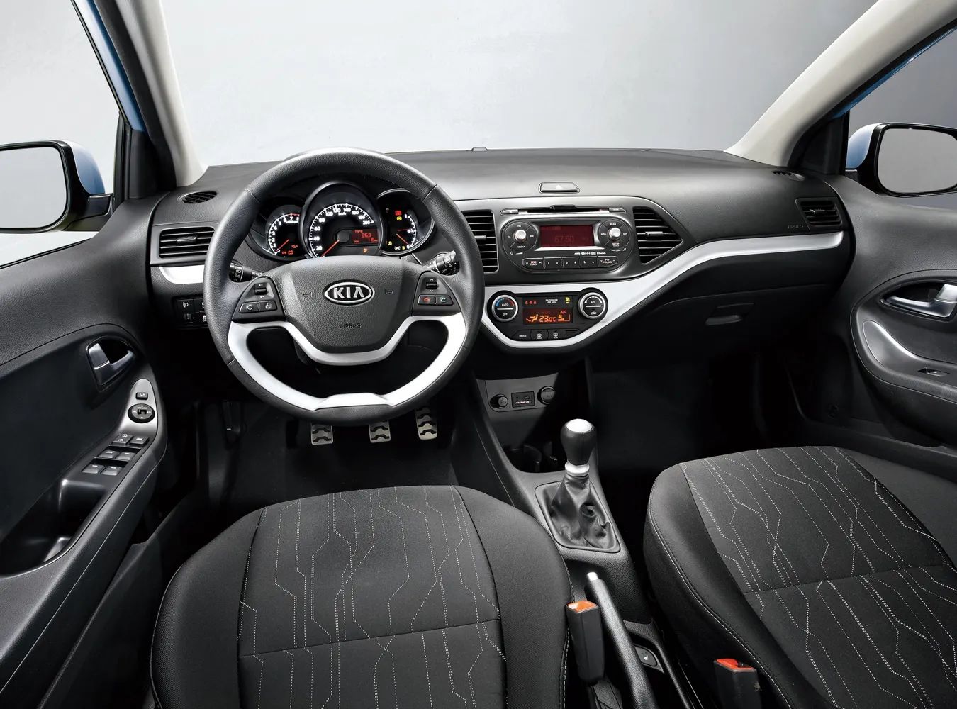 1768359-new-kia-picanto-interior.jpg