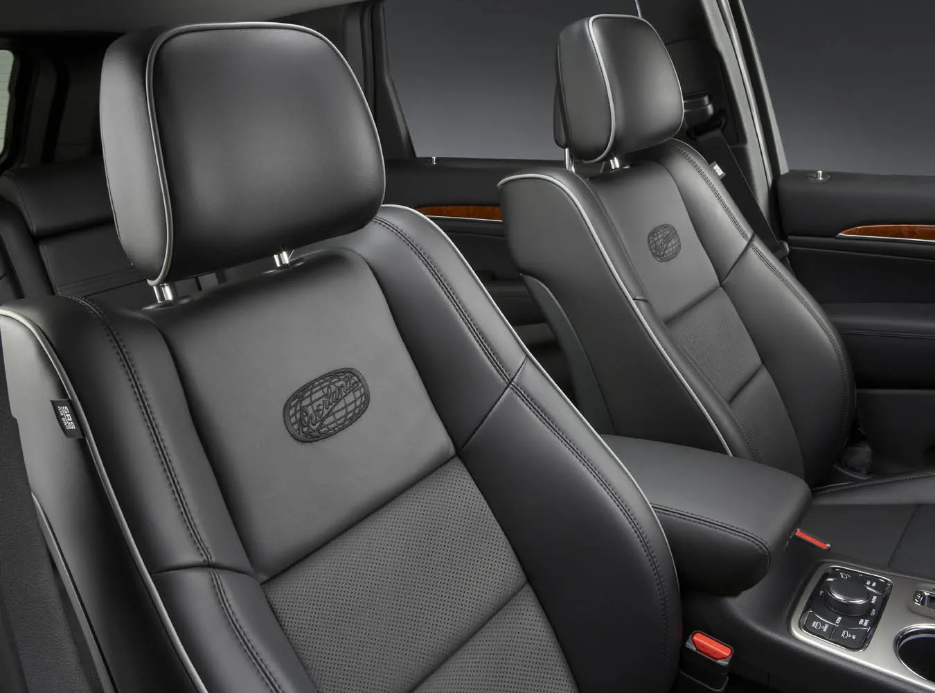 1882416-jeep-grand-cherokee-037jp.jpg
