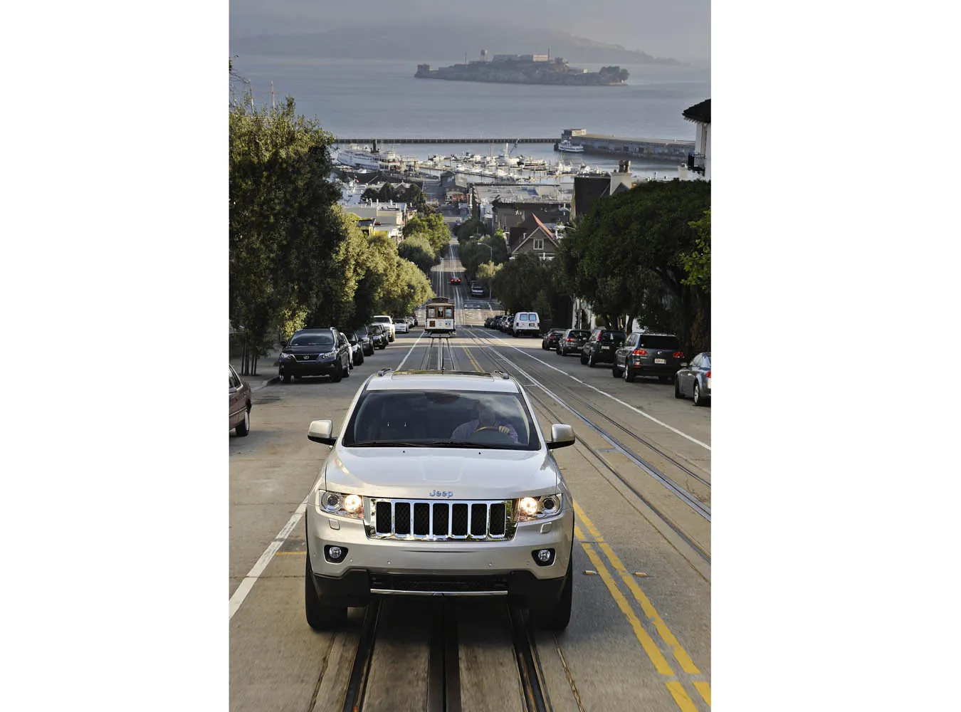 1882466-jeep-grand-cherokee-041jp.jpg