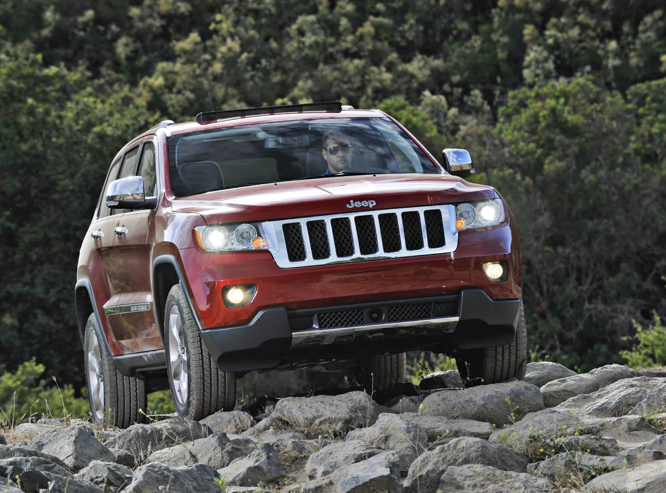 1882616-jeep-grand-cherokee-063ev.jpg