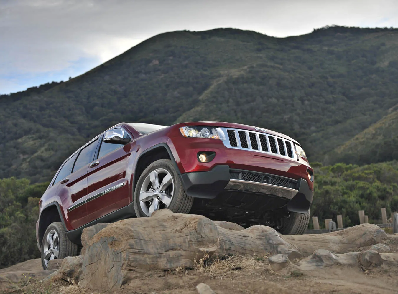 1882666-jeep-grand-cherokee-067ev.jpg