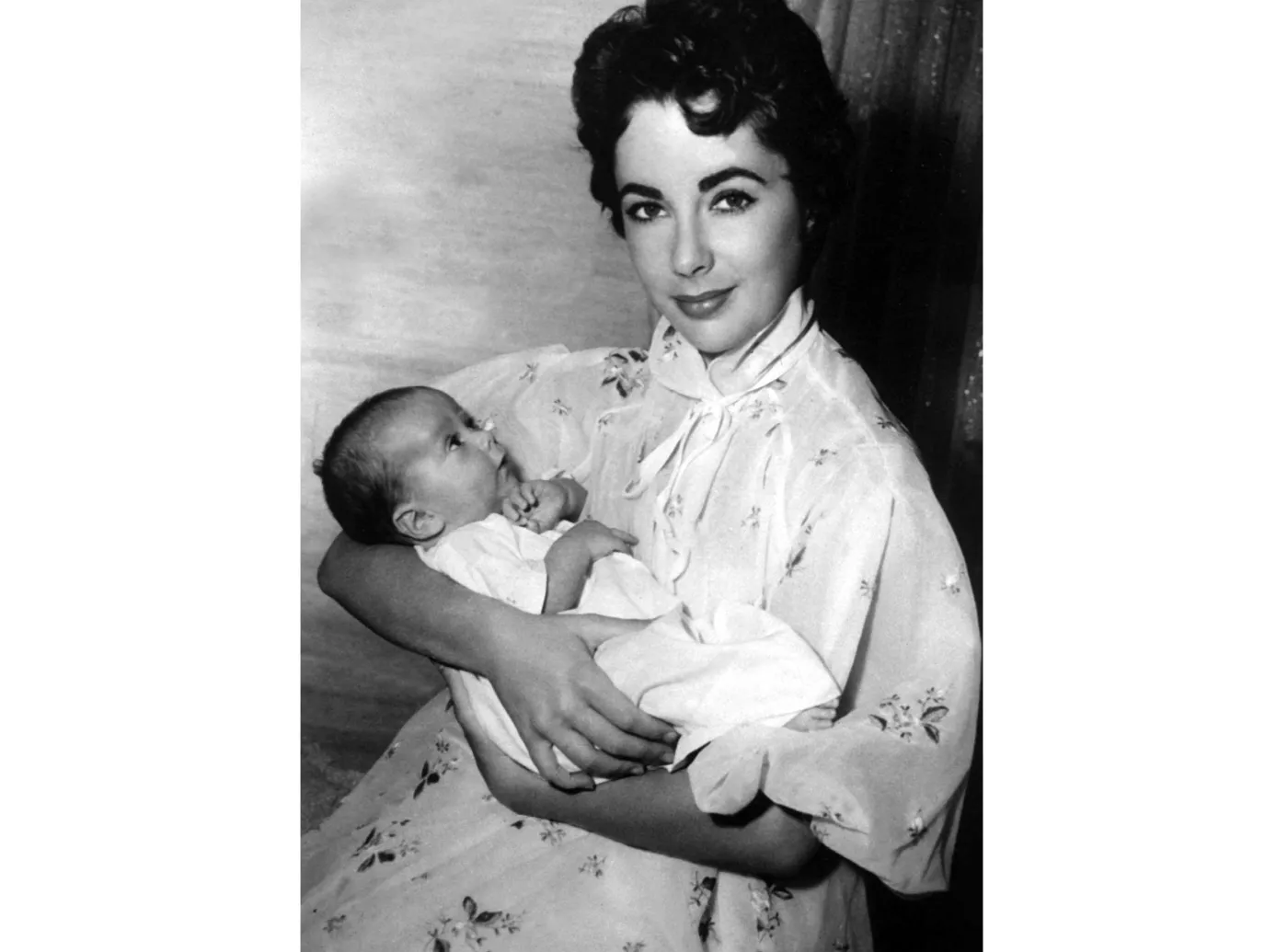 1921168-elizabeth-taylor-z-synem.jpg