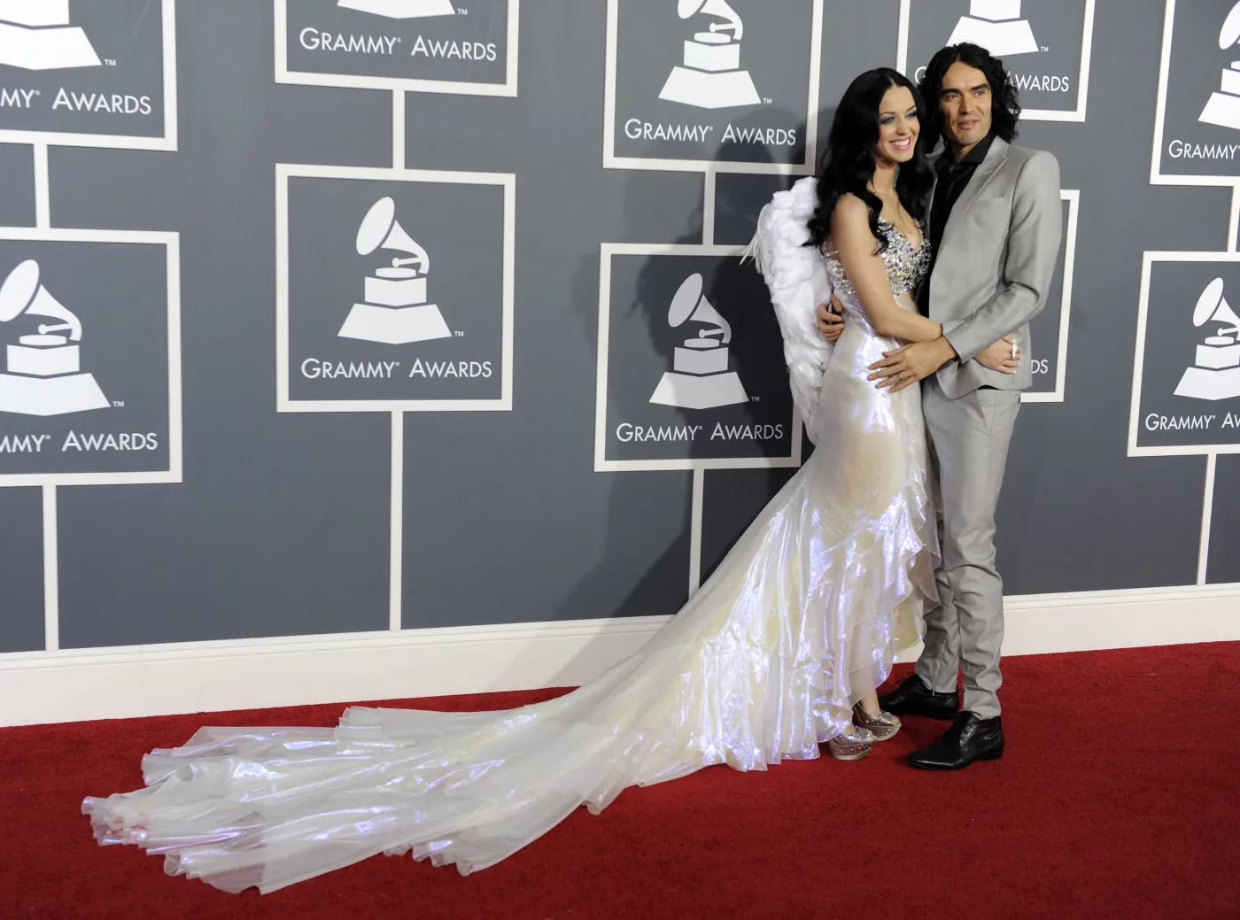 1813285-katy-perry-i-russell-brand.jpg