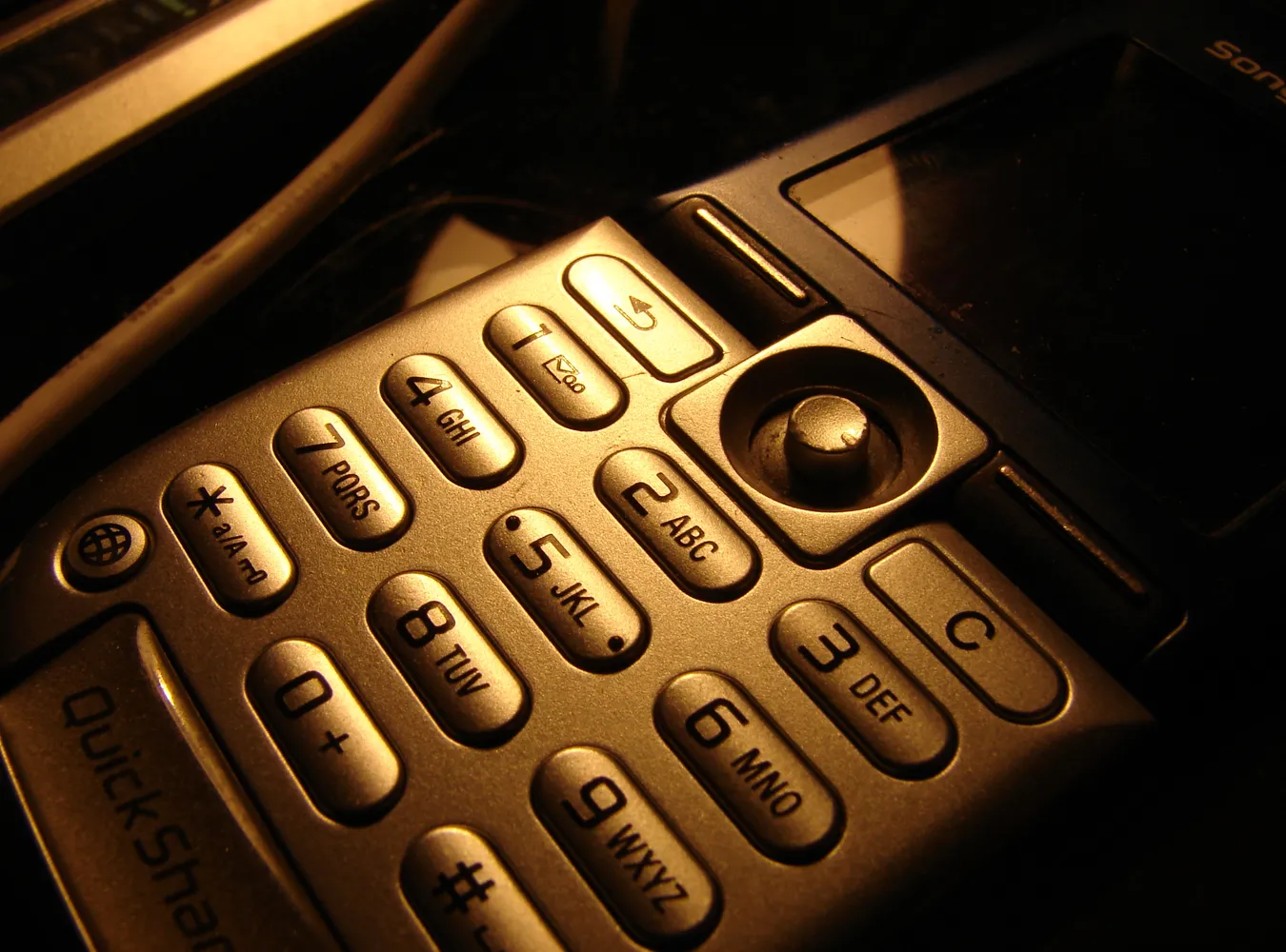 Operatorzy komórkowi zapłacą za nieuczciwe reklamy