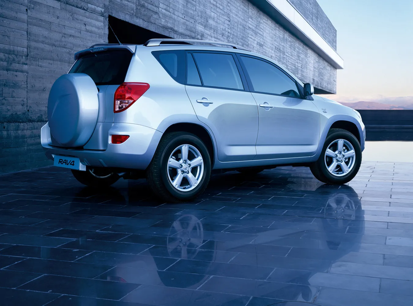 Toyota RAV4 była najlepiej sprzedającym się czteronapędowcem