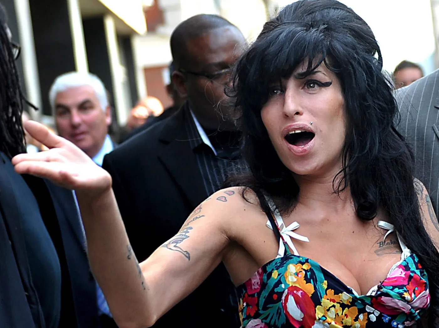 2310234-amy-winehouse-londyn-2009.jpg