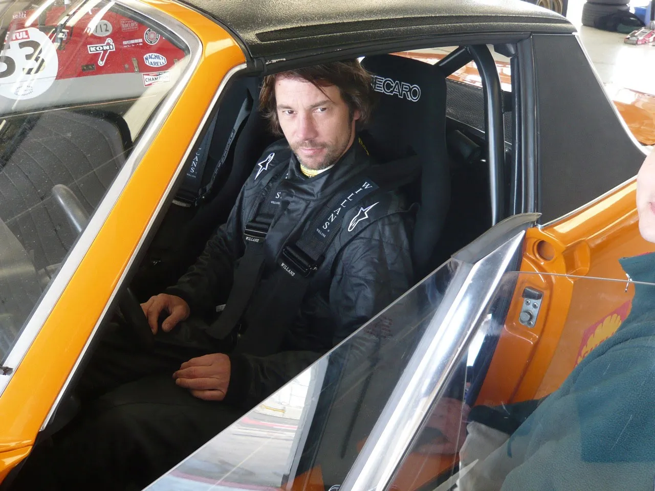 2187604-jay-kay-porsche-9146gt-fot.jpg