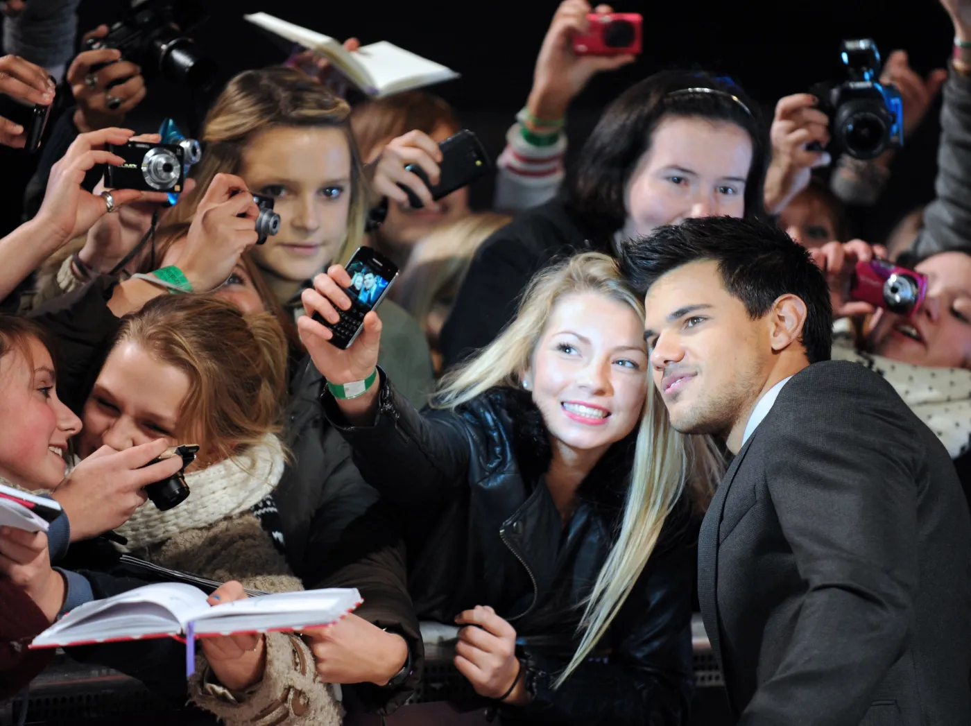 2765152-taylor-lautner-w-londynie.jpg