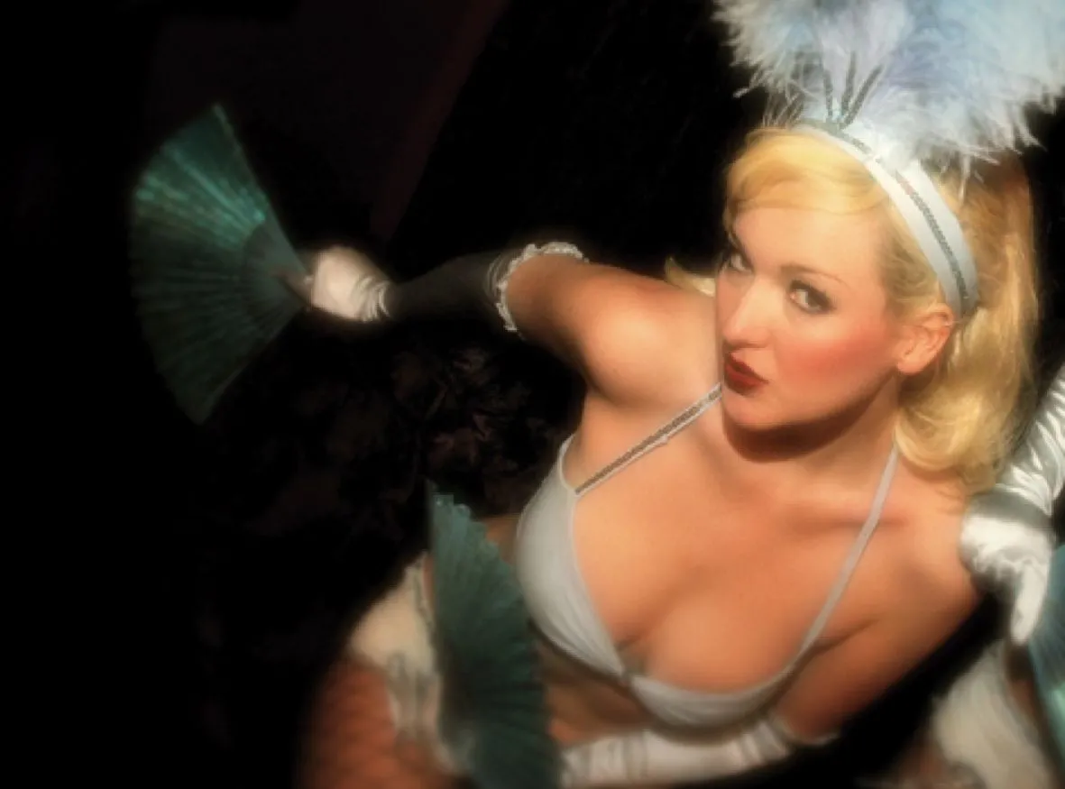 Sztuka pozbawiona gorsetu, czyli wielki powrót burleski