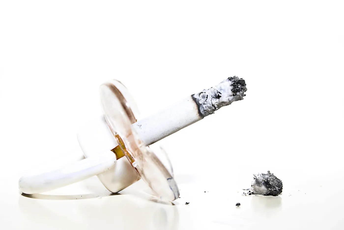 papieros tytoń dym smoczek