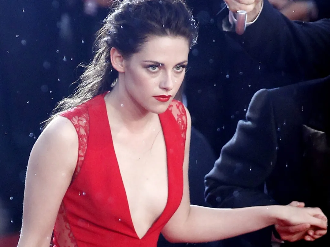 3562097-kristen-stewart-w-cannes.jpg