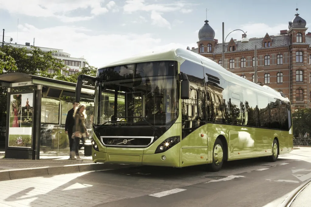4107917-volvo-7900-hybrid-2011-09.jpg