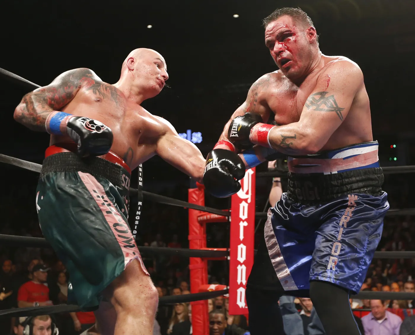 Krwawy sport w Chicago. Szpilka dwa razy na deskach. WIDEO