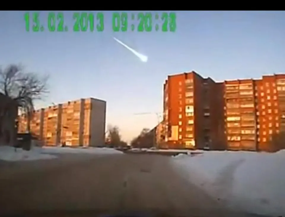 4624717-meteoryt-nad-czelabinskiem.jpg
