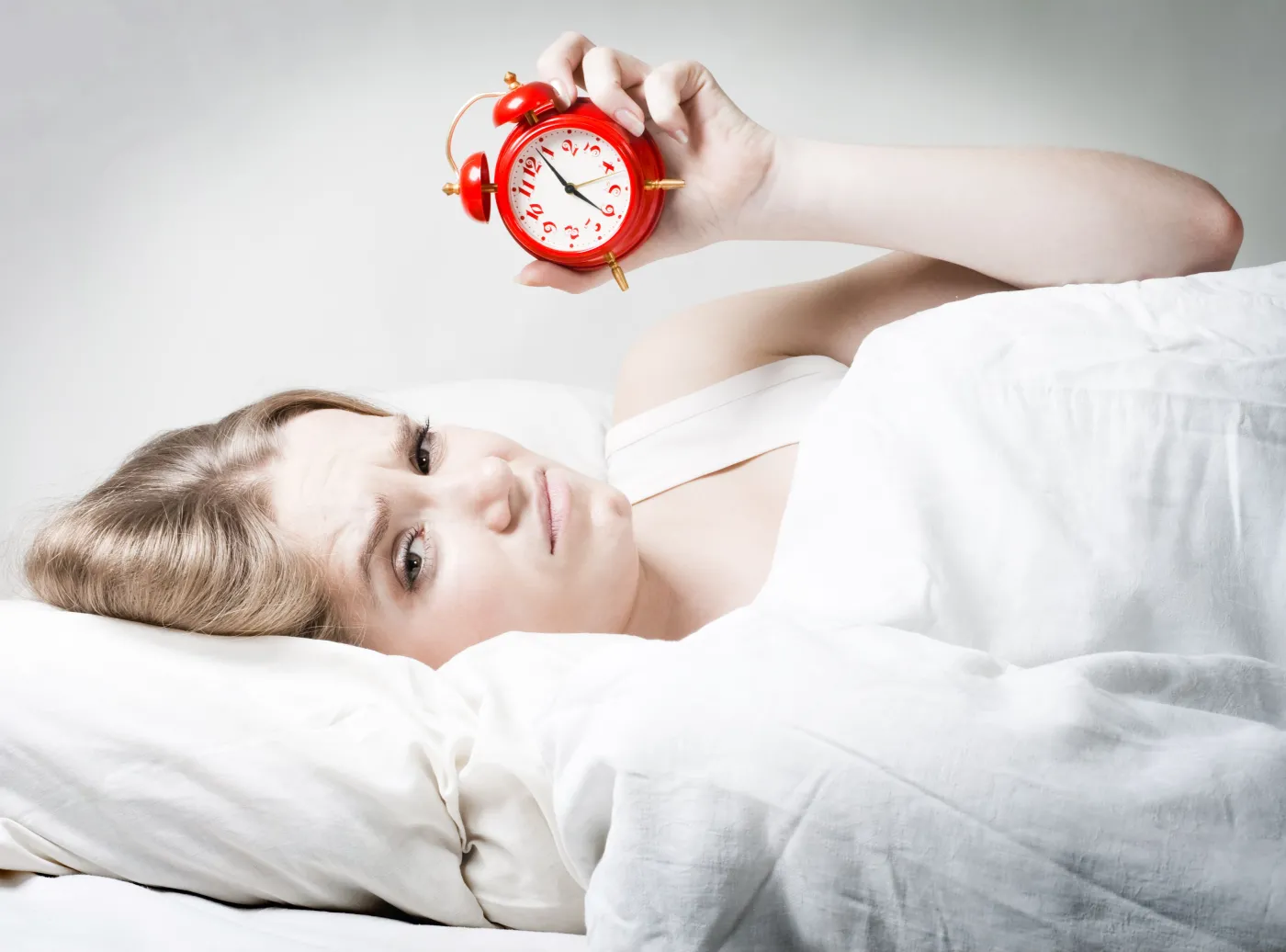 kobieta ma pobudkę ze snu