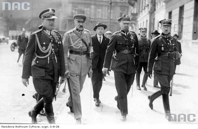 "Stalin doceniał Piłsudskiego". Prof. Mariusz Wołos o marszałku w sowieckich raportach [ROZMOWA DZIENNIK.PL]