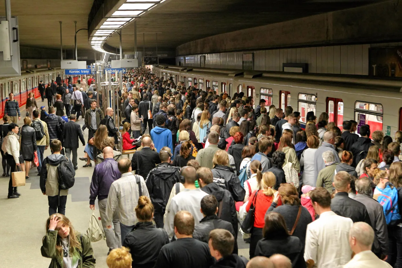 4956084-paraliz-metra-w-warszawie.jpg