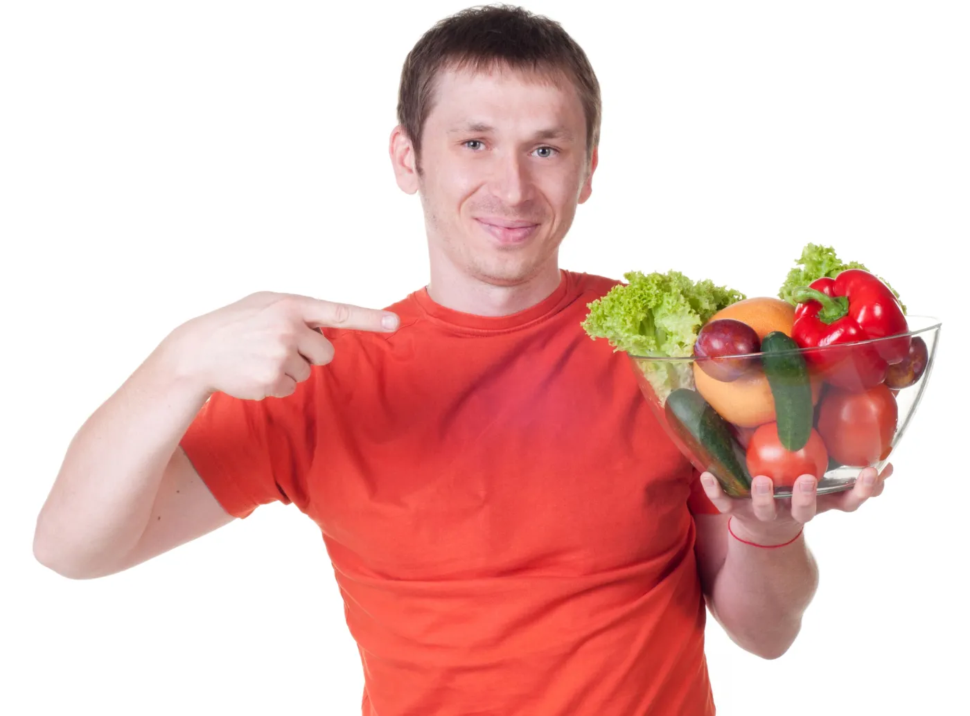 Mężczyzna trzyma warzywa