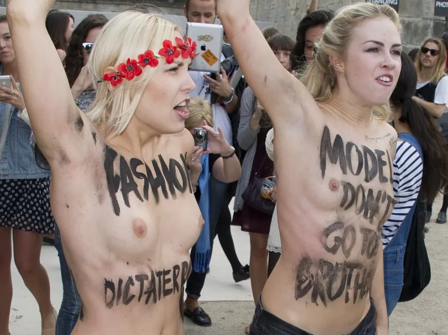 Nagie działaczki Femenu zakłóciły pokaz mody. ZDJĘCIA
