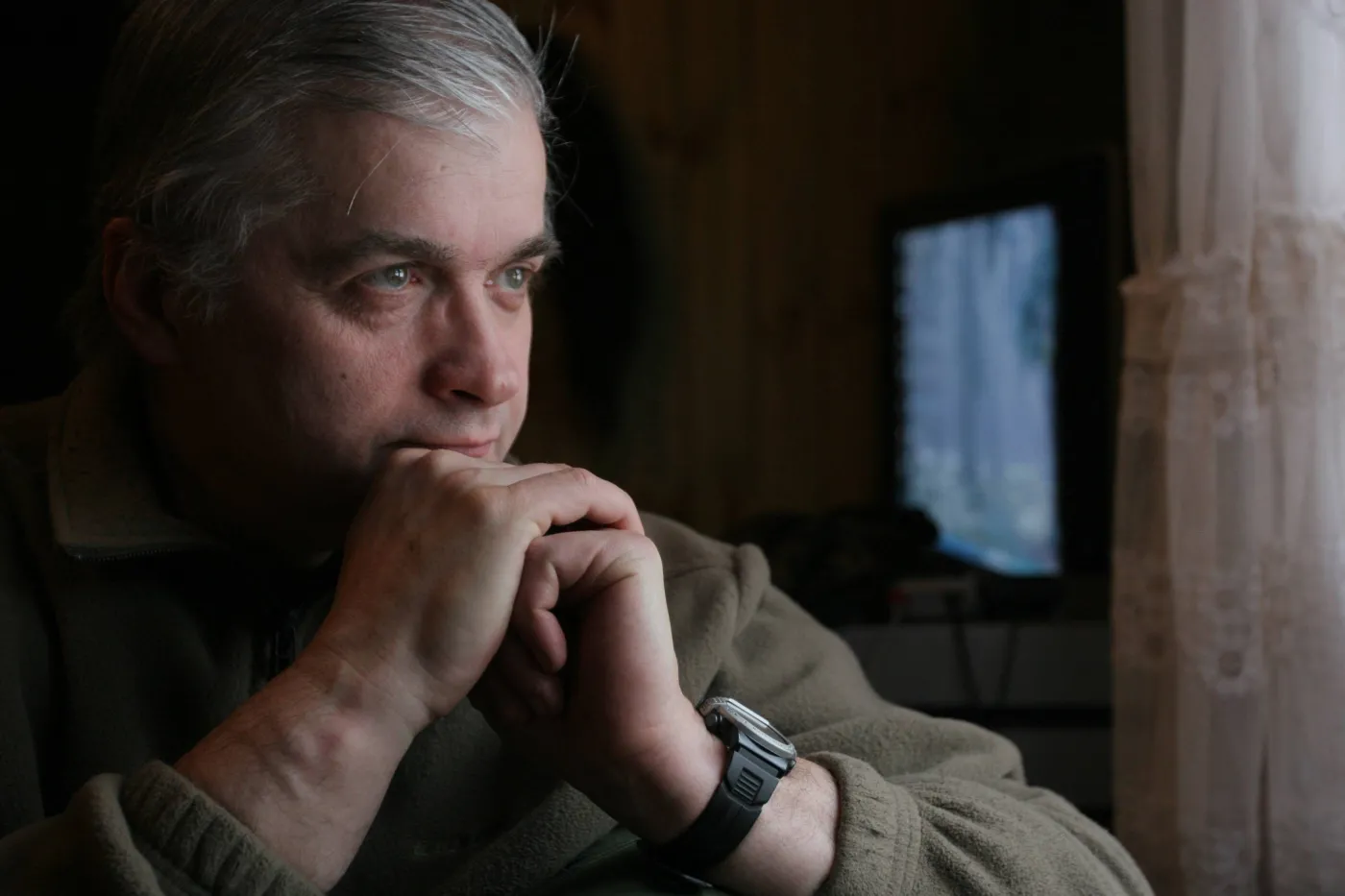 "Pod jamnikiem załamała się podłoga". Jak mieszka Cimoszewicz? GALERIA