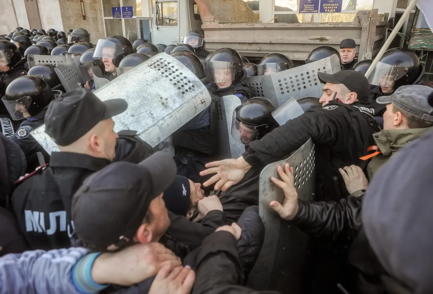 6137963-ukraina-zamieszki-donieck.jpg