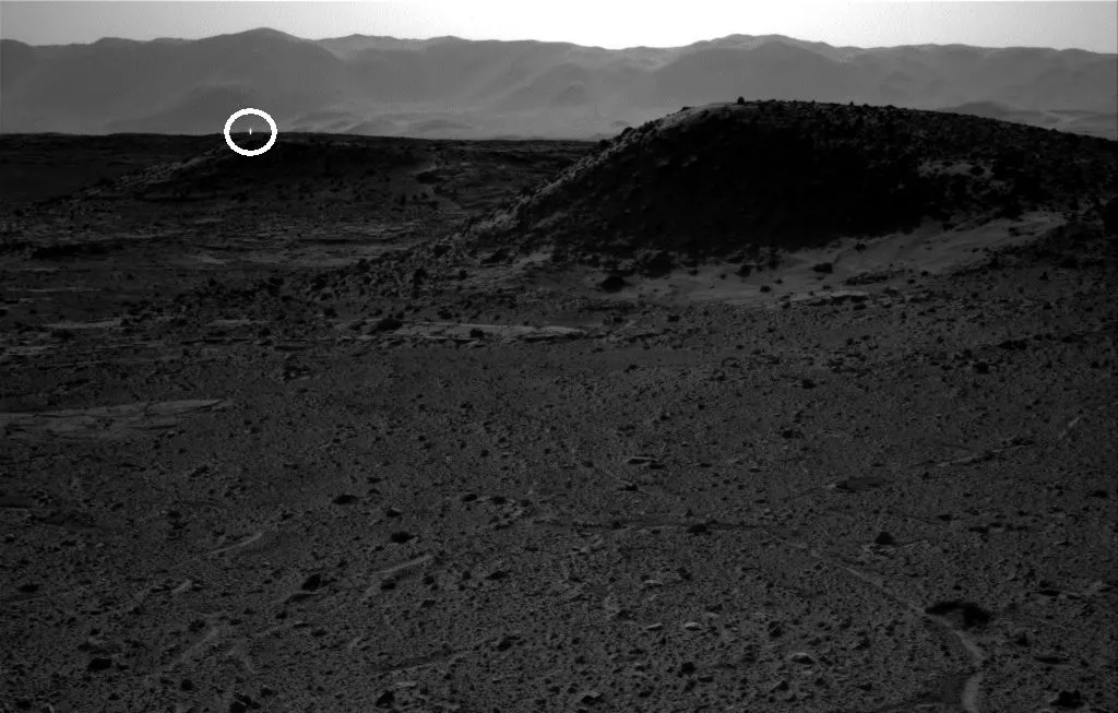 "Światło" na Marsie, zdjęcie wykonane przez łazik Curiosity