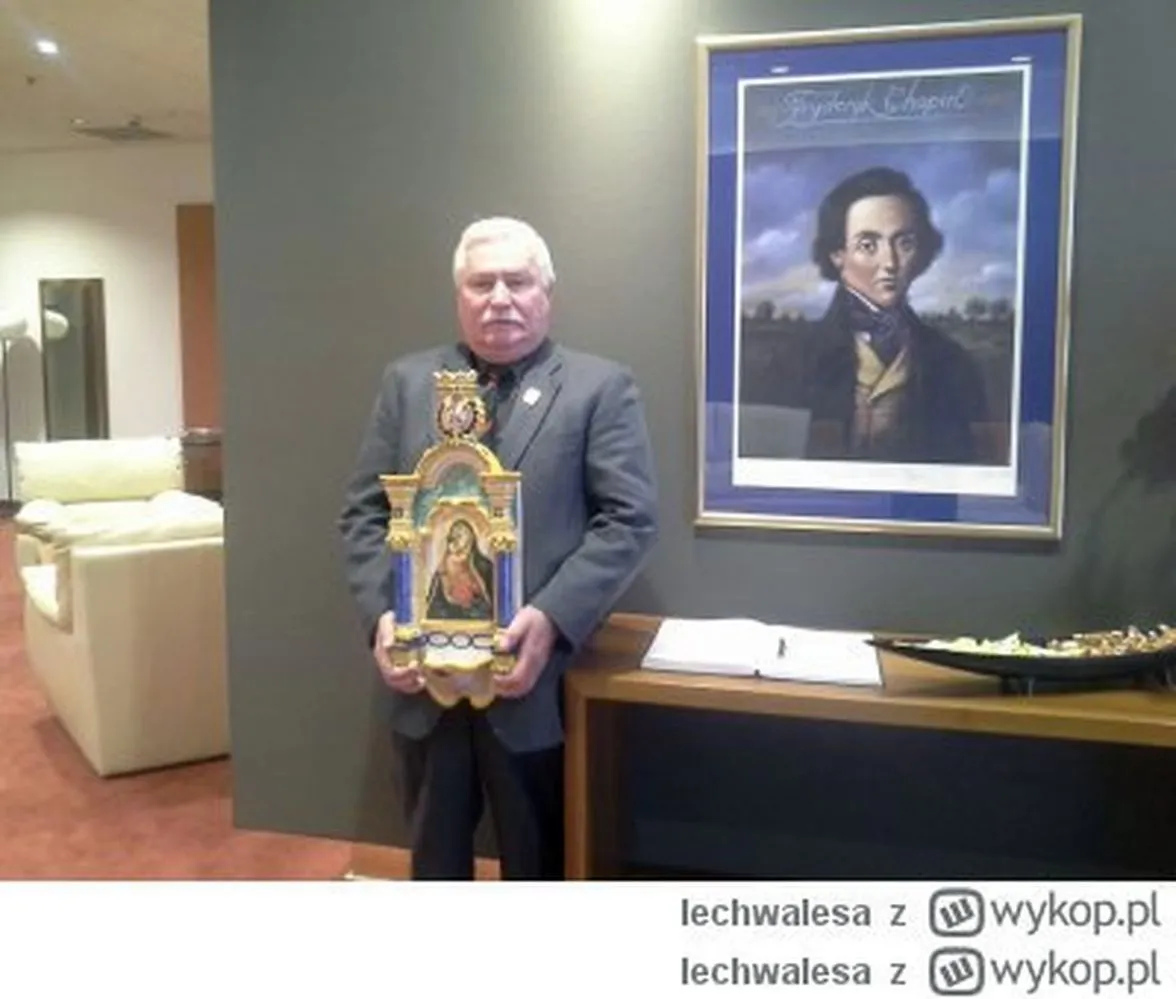 Perypetie byłego prezydenta. Wałęsa uratował Matkę Boską z... toalety