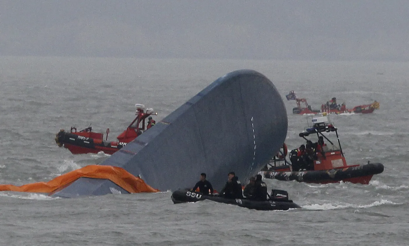 Kapitan koreańskiego promu uciekł jako pierwszy