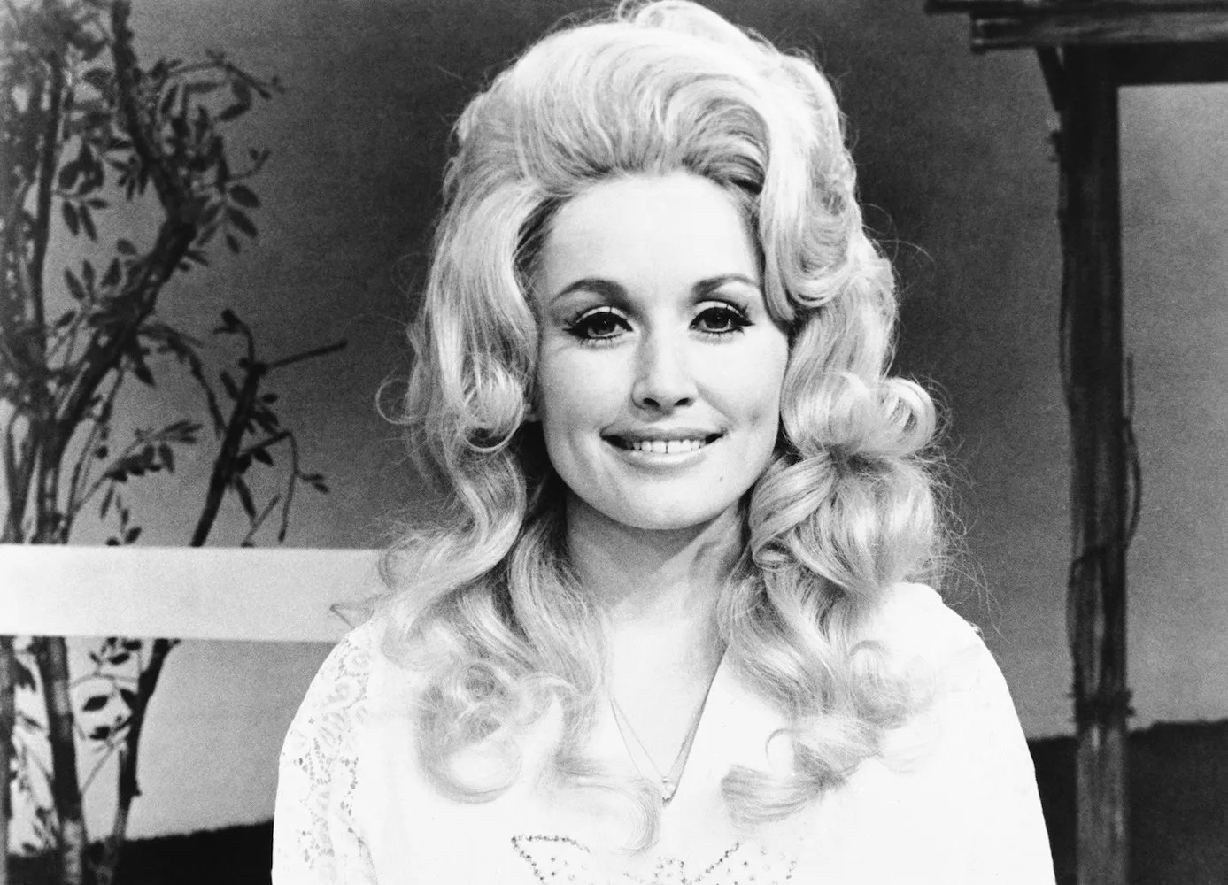 Powrót legendarnej blondynki. Dolly Parton ma 68 lat, wygląda na 40! [ZDJĘCIA]