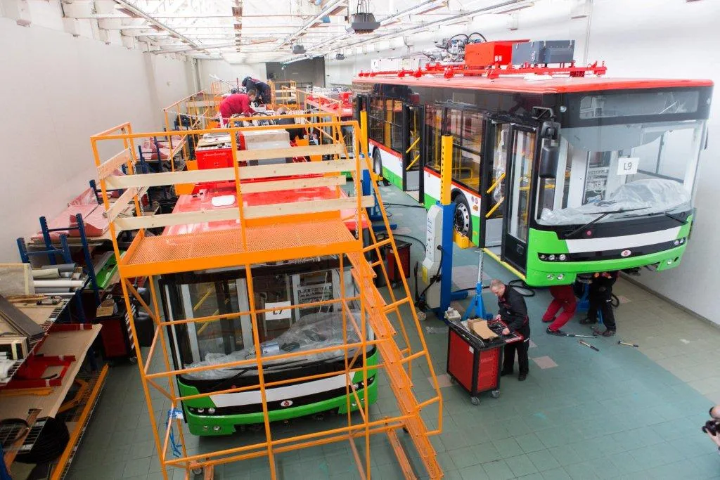 Drugie życie legendarnej polskiej marki! Ursus buduje innowacyjny autobus. ZDJĘCIA