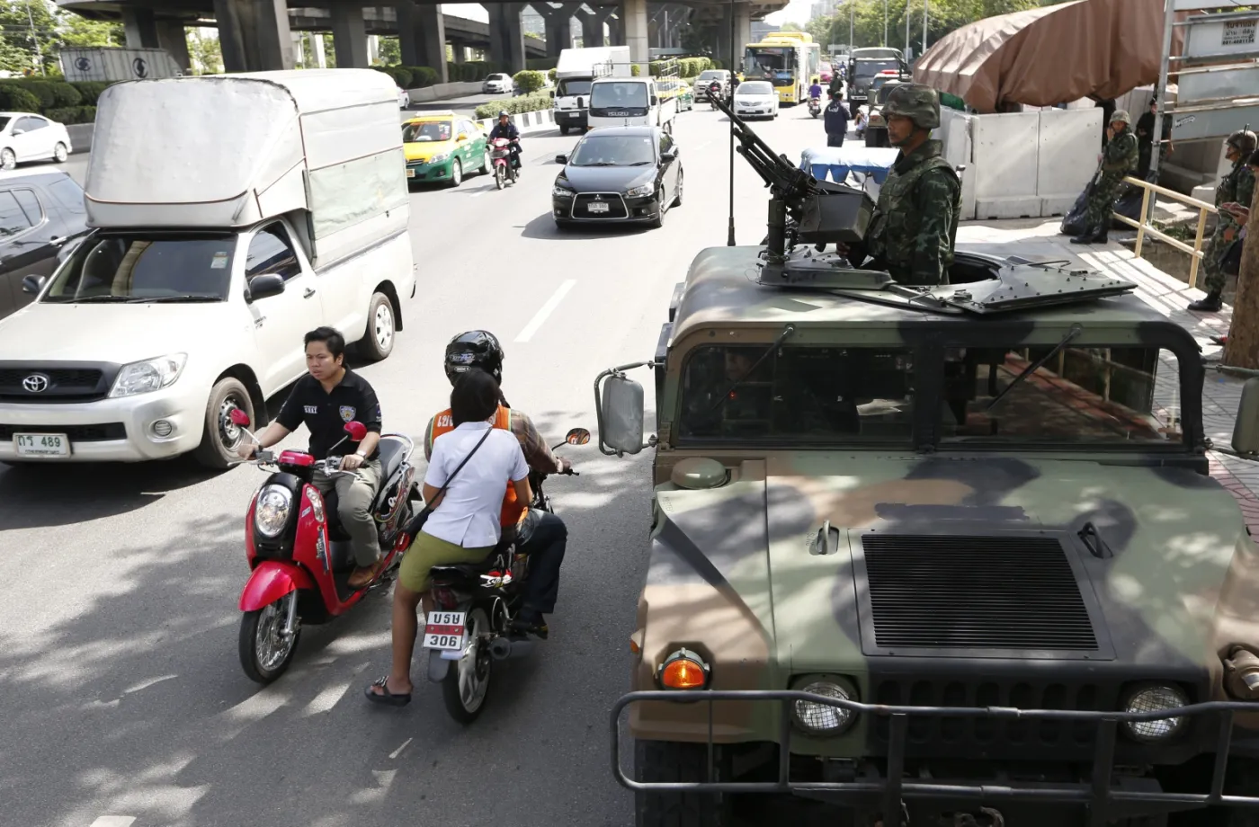 Stan wojenny w Tajlandii. "Turyści są bezpieczni". WIDEO