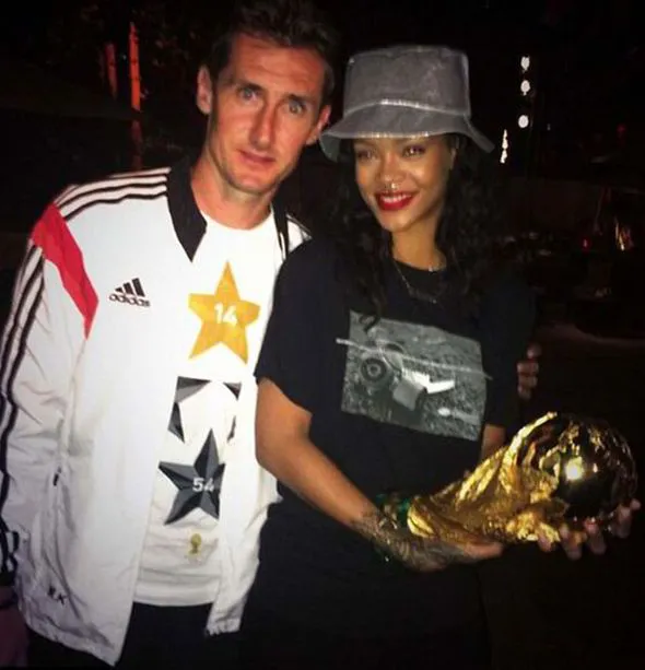 6569657-rihanna-i-miroslav-klose.jpg