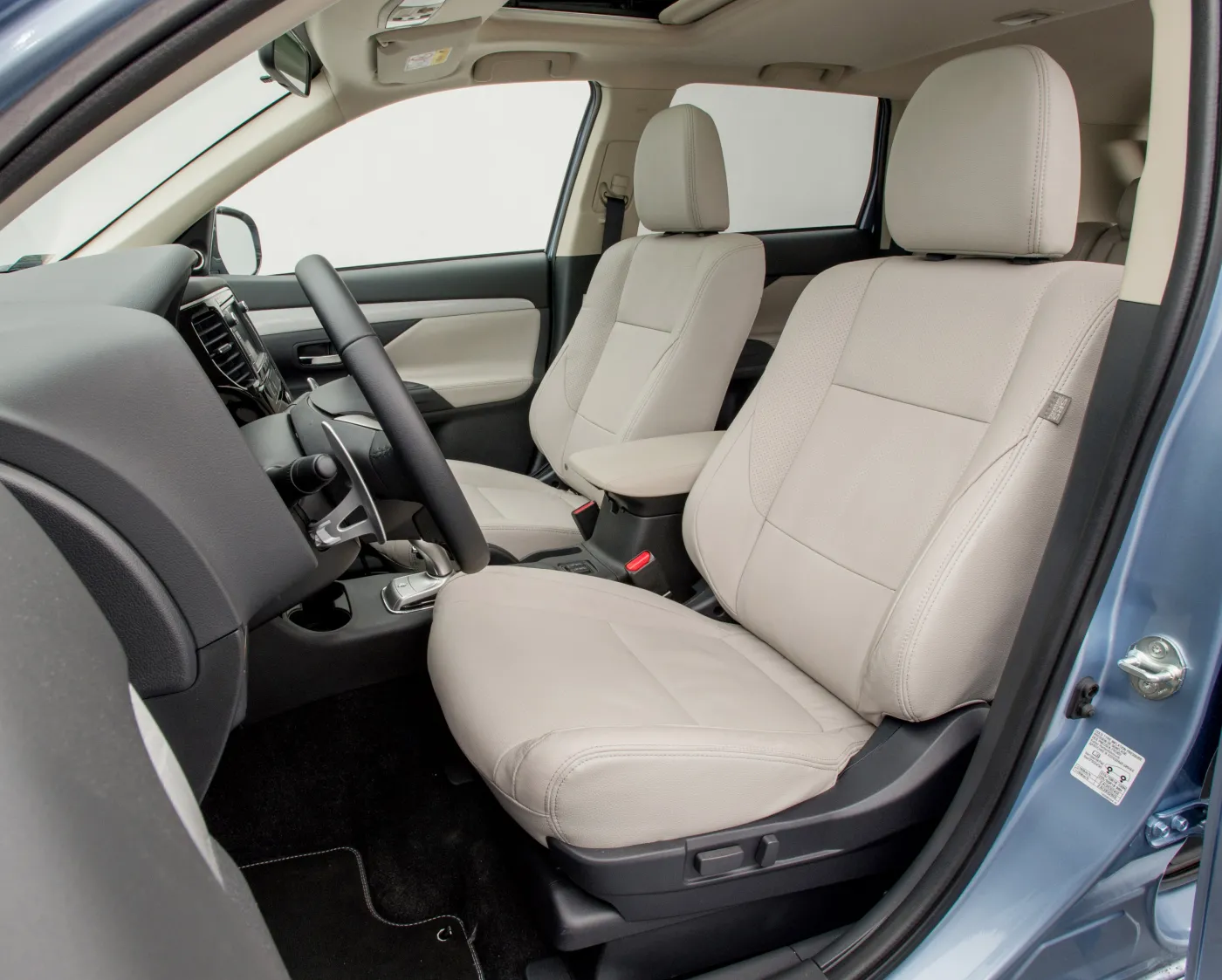 6443927-mitsubishi-outlander-phev.jpg