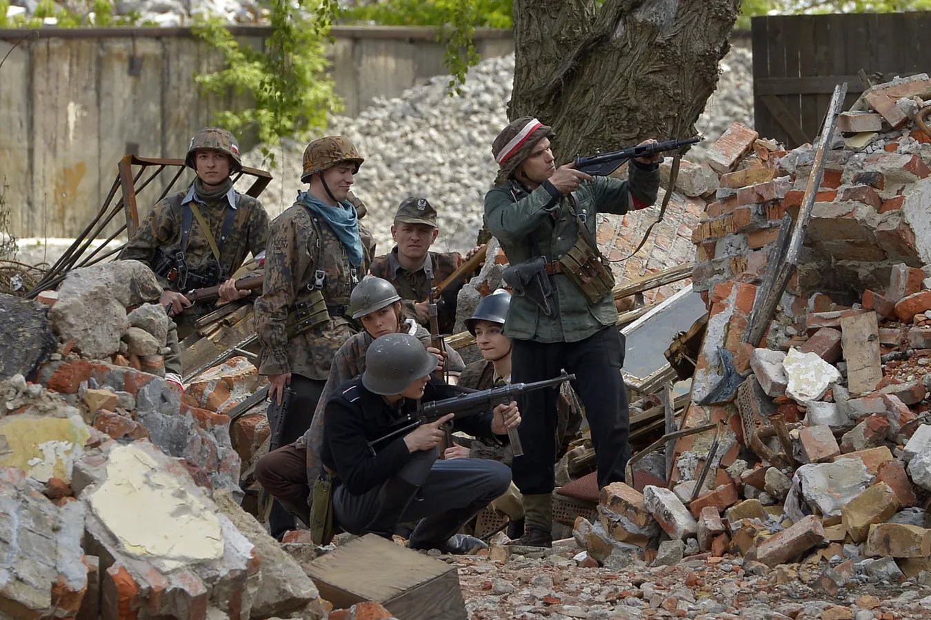 Twórcy "Czasu honoru" odtworzą powstańczą Warszawę na Śląsku