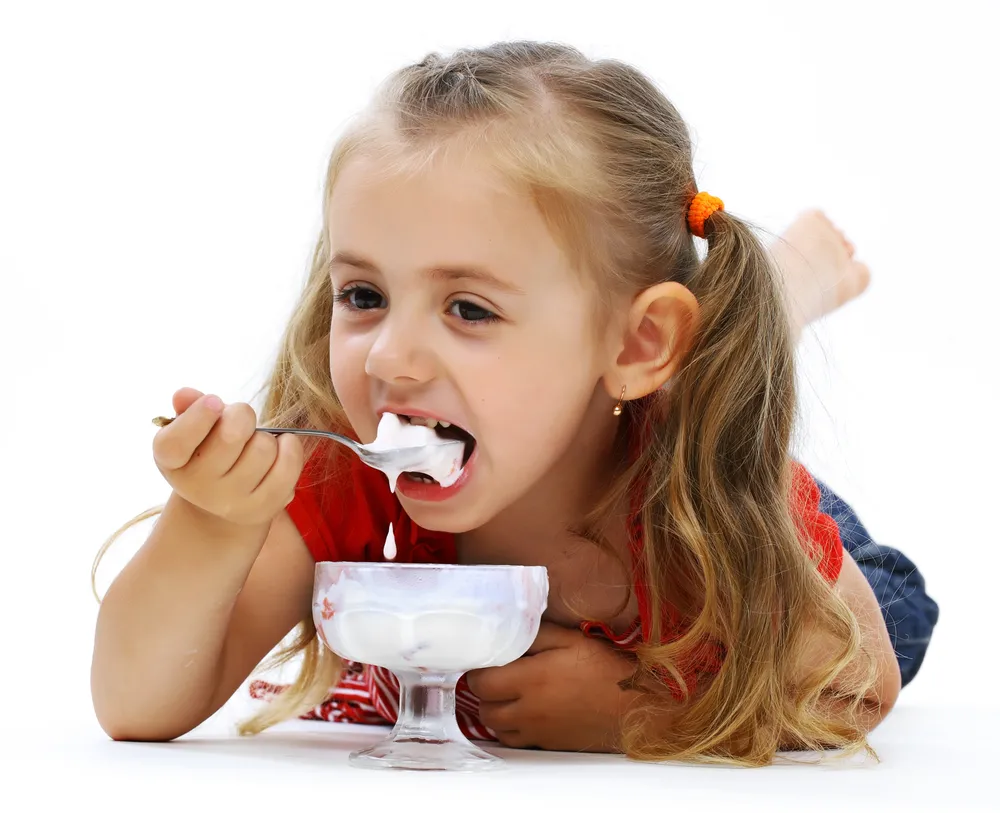 Zdrowe, pyszne, kolorowe: PRZEPISY na lodopodobne desery dla dzieci