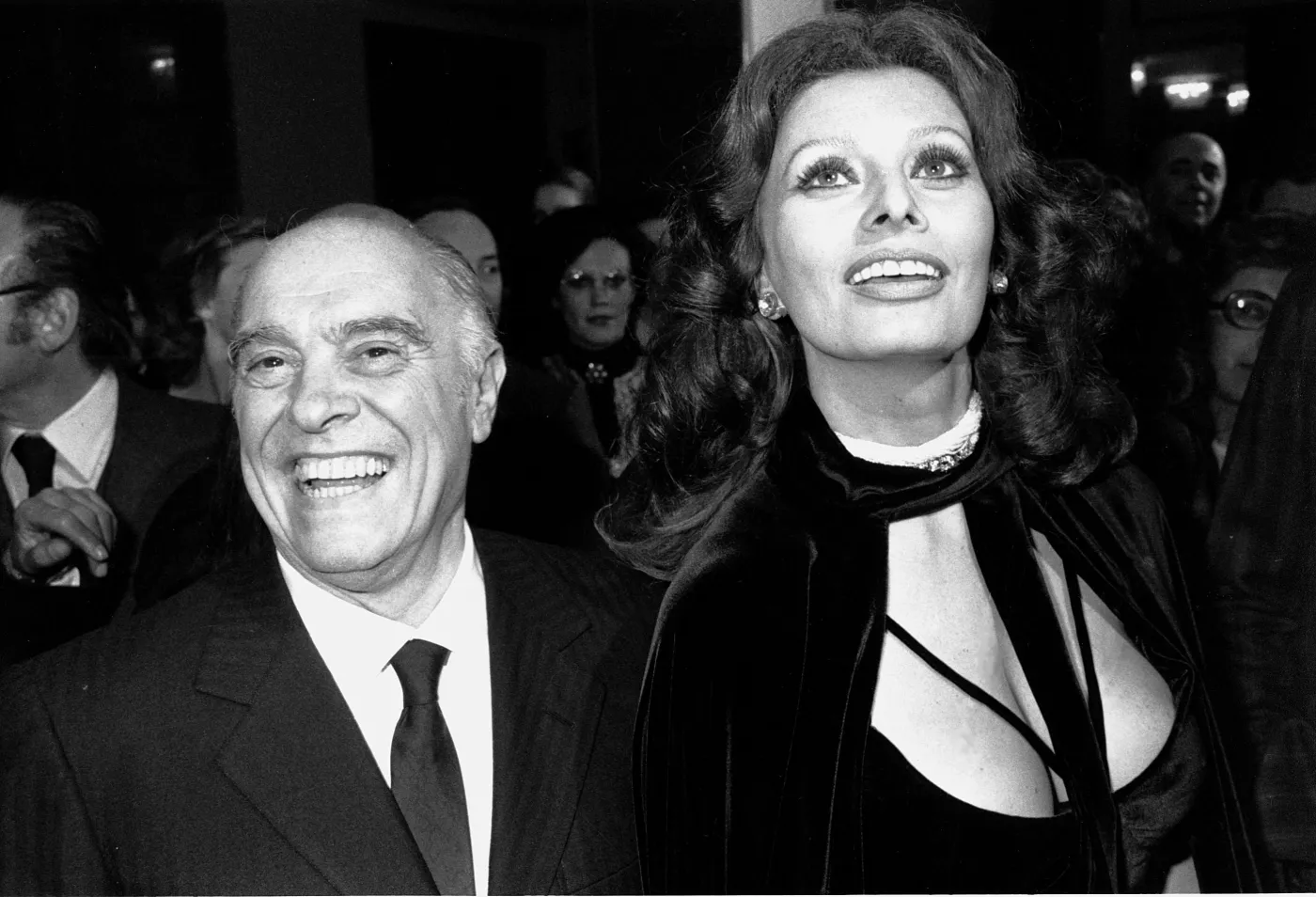 6832246-carlo-ponti-i-sophia-loren.jpg