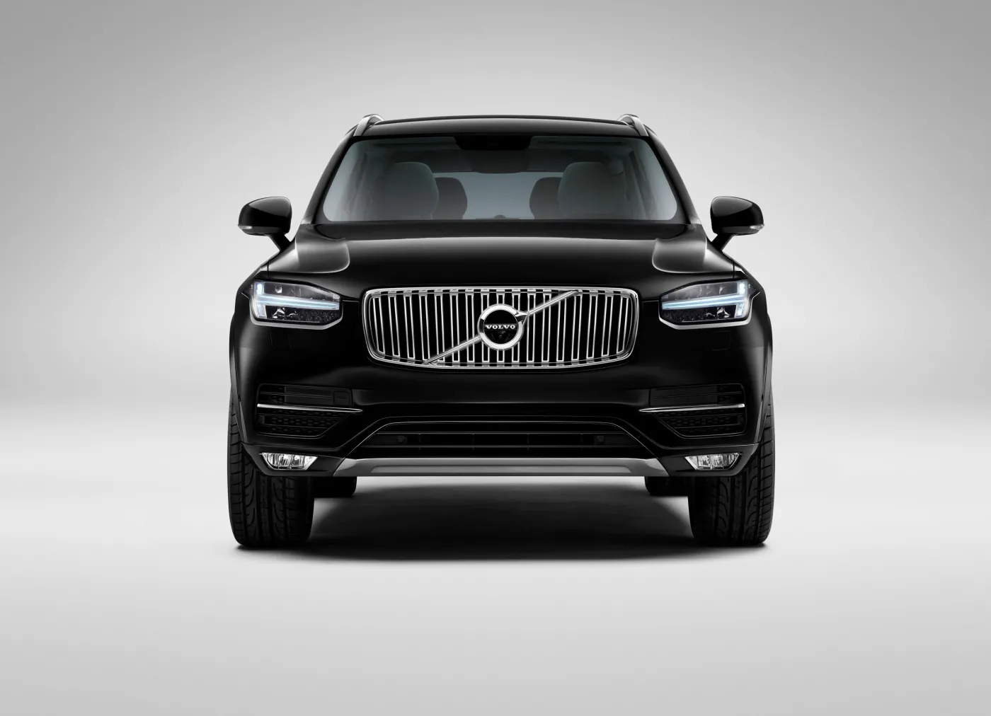 6841930-volvo-xc90-first-edition.jpg