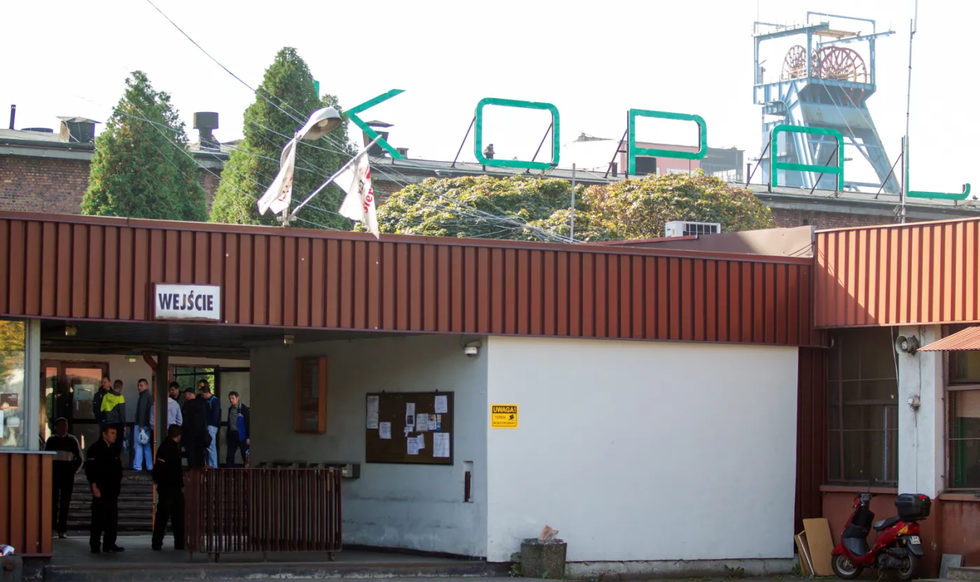 Po wypadku prokuratorzy wchodzą do kopalni Mysłowice-Wesoła