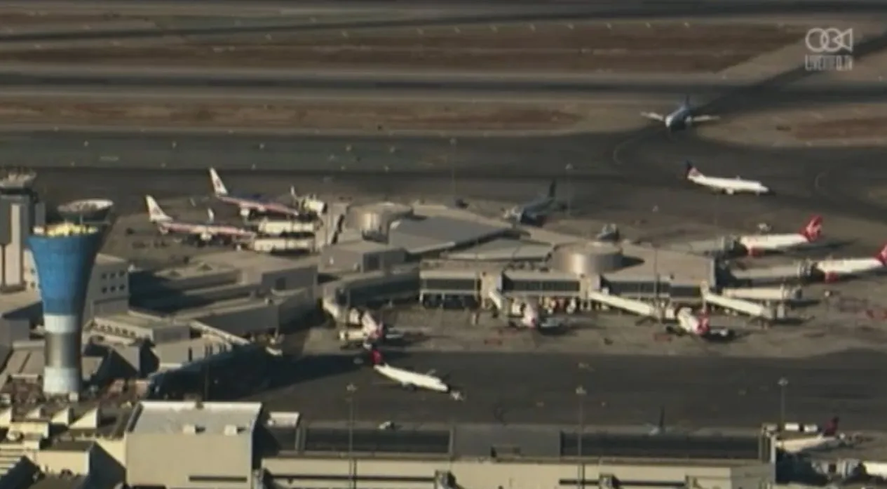 Samolot miał usterkę, załoga nie reagowała. "Zobaczyłem, jak rozpada się izolacja wewnątrz kabiny"