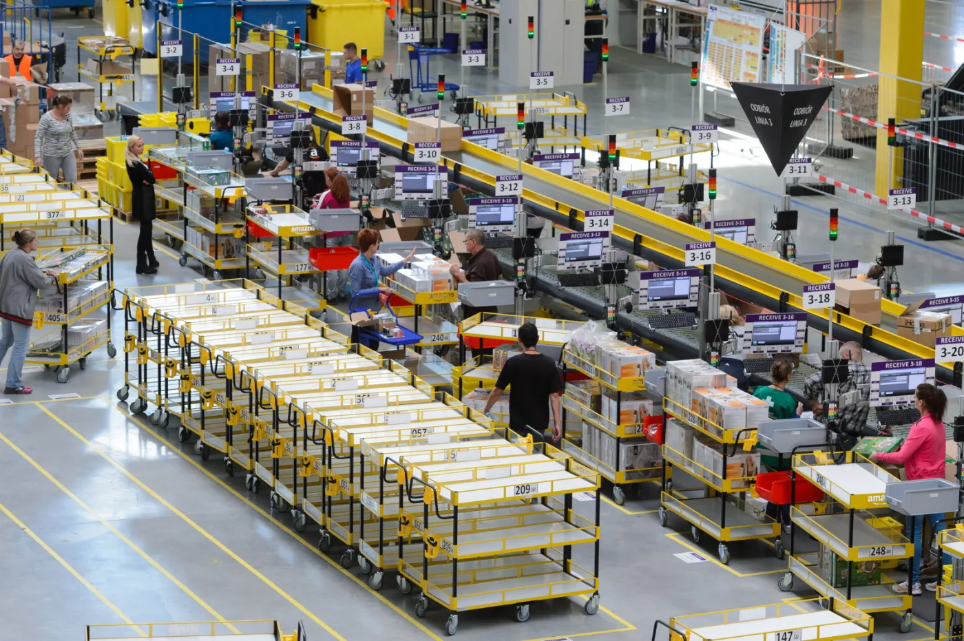 6994084-centrum-logistyczne-amazon.jpg