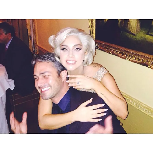 7440454-lady-gaga-i-taylor-kinney.jpg