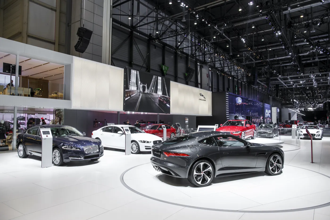 Stoisko Jaguara w Genewie