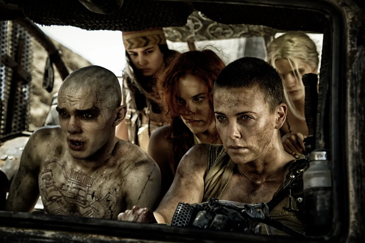 7586220-mad-max-na-drodze-gniewu.jpg