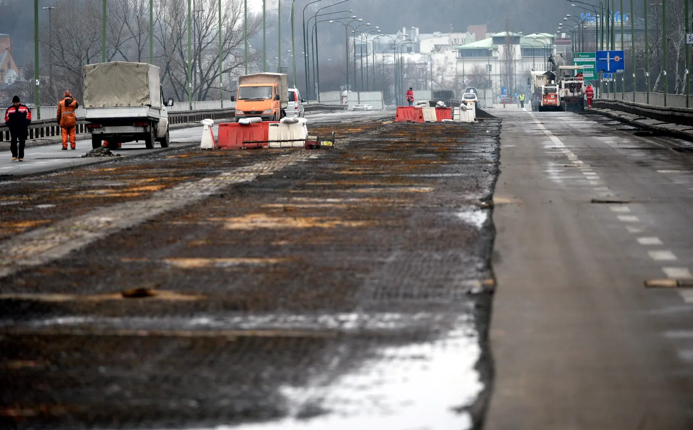 Większa składka, niż wypłata szkody. Tak Warszawa ubezpieczyła most