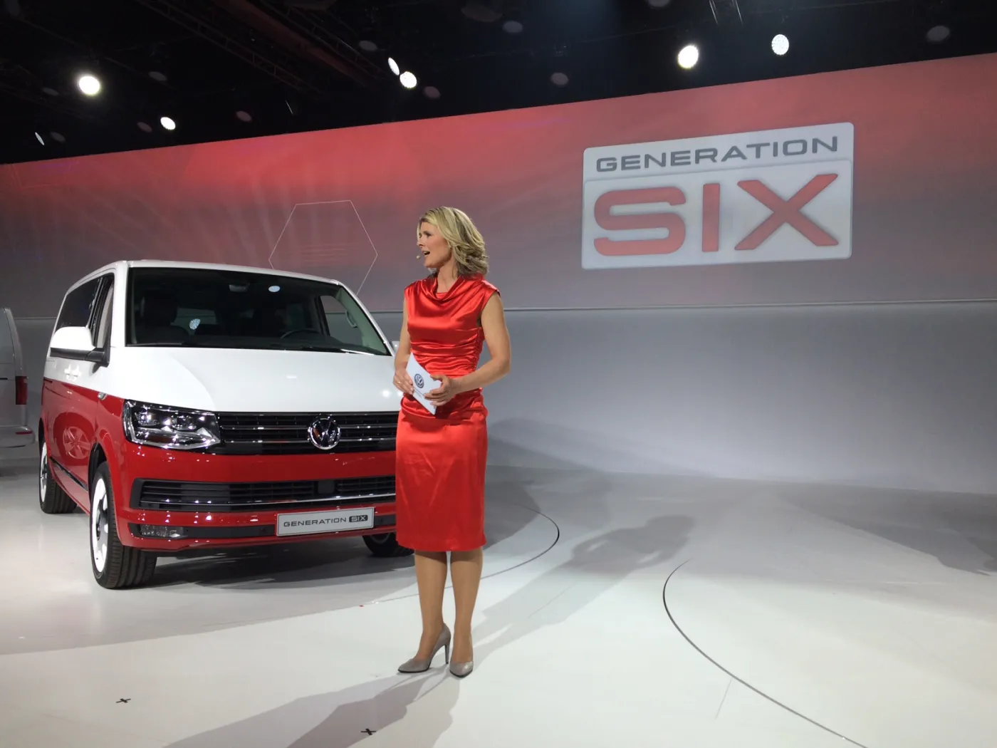7660180-volkswagen-transporter-t6.jpg