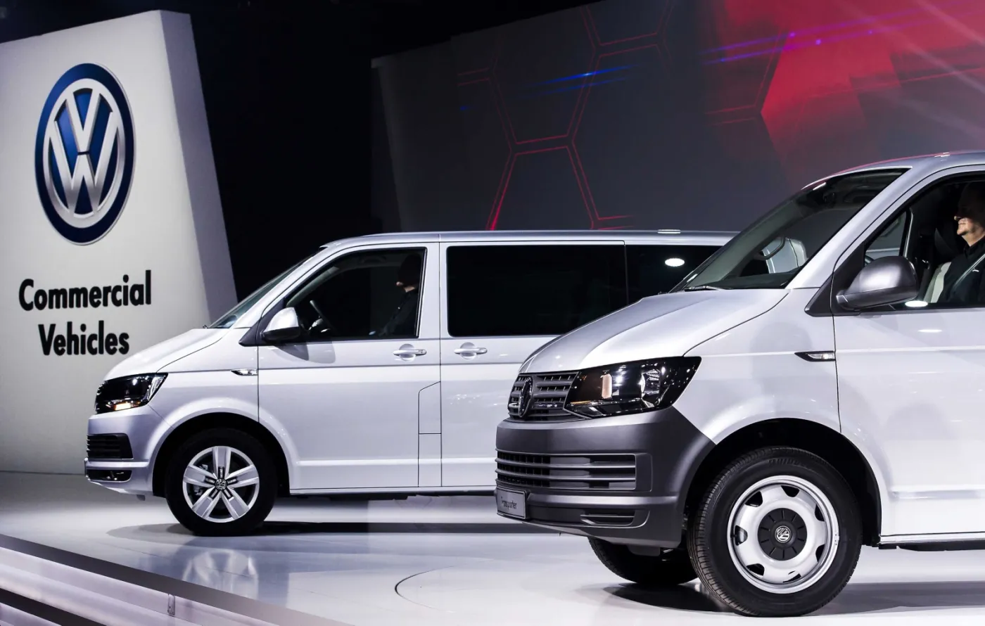 7661054-volkswagen-transporter-t6.jpg