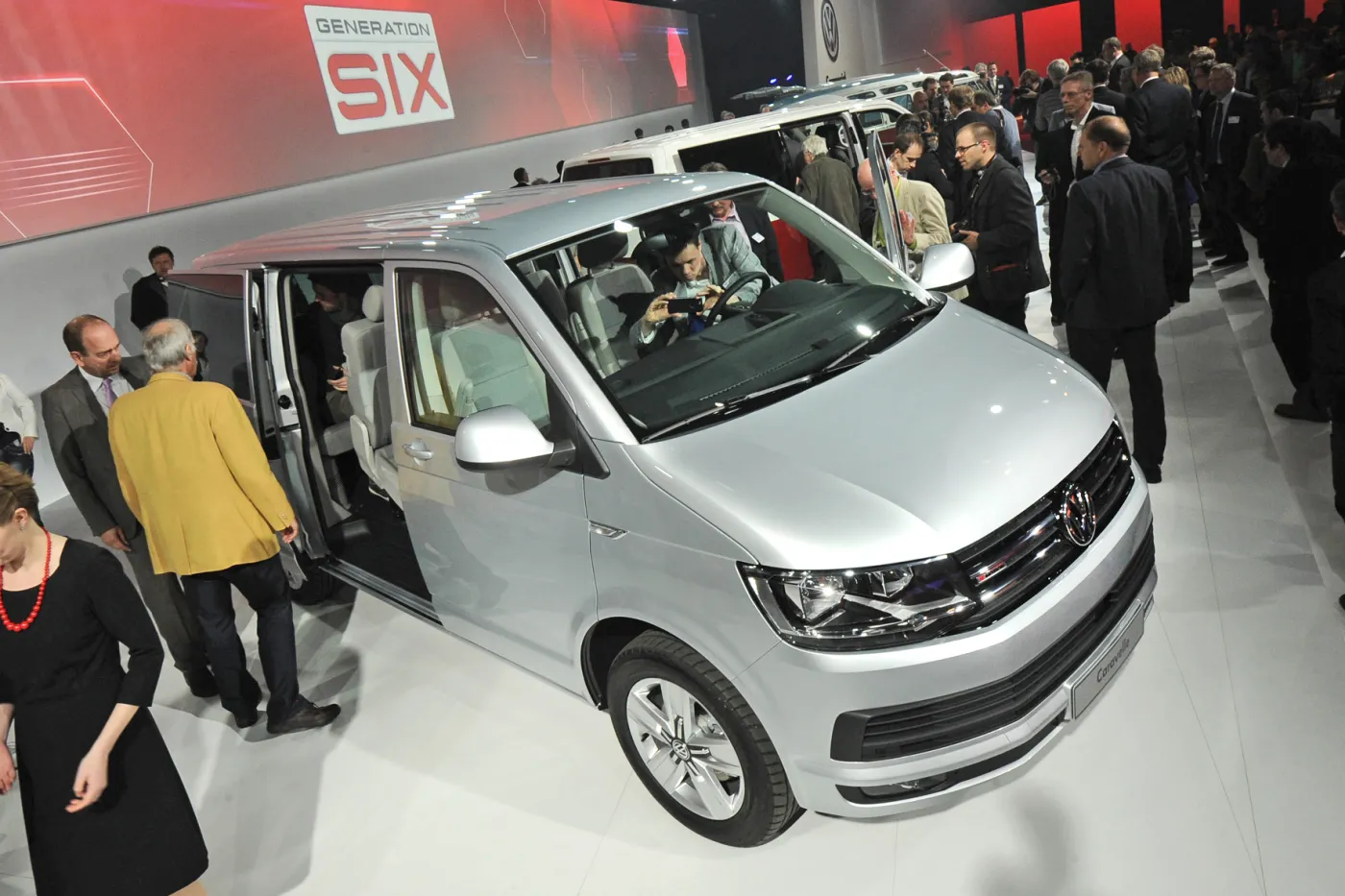 7661141-volkswagen-transporter-t6.jpg