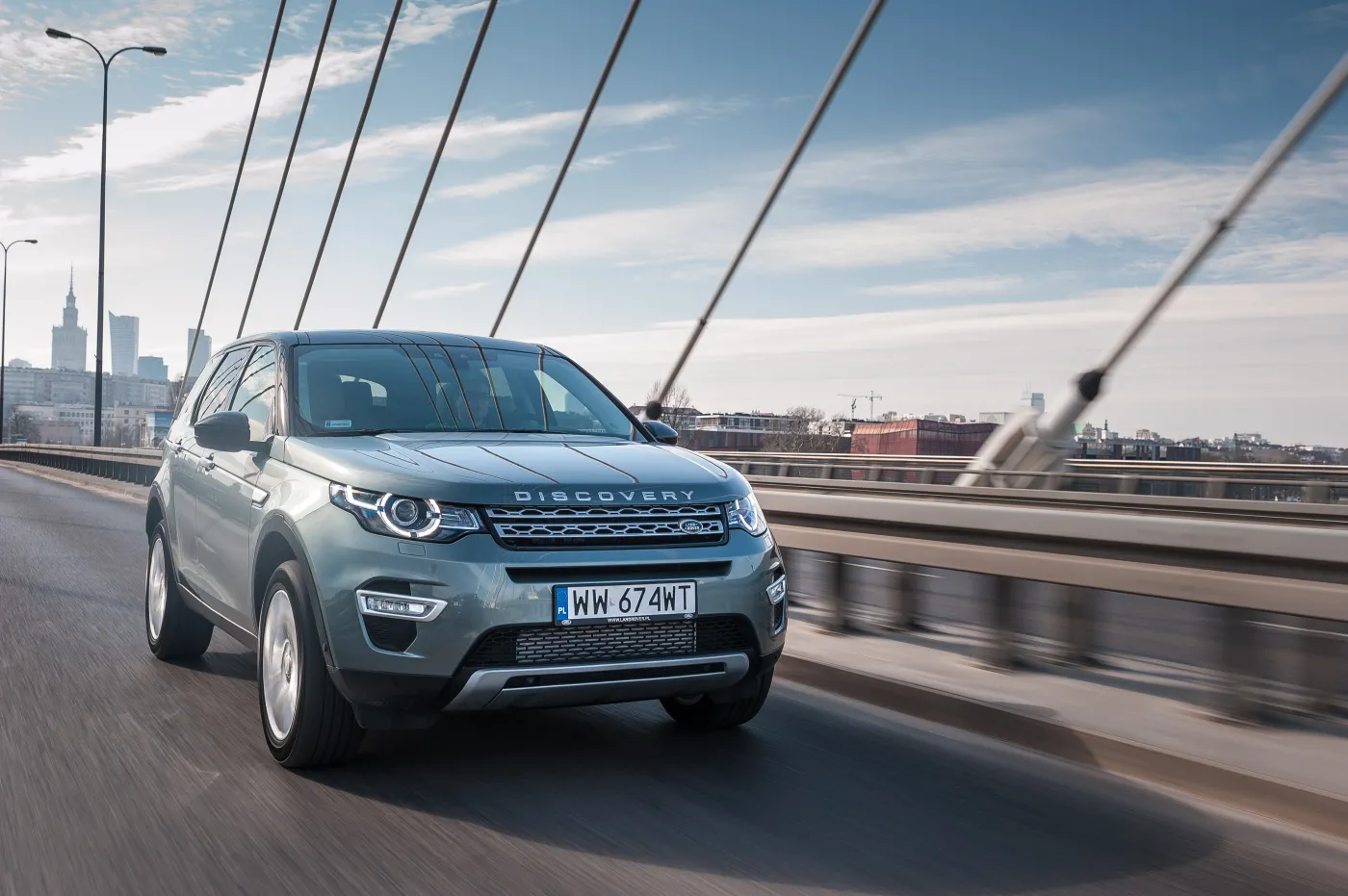 7556180-land-rover-discovery-sport.jpg