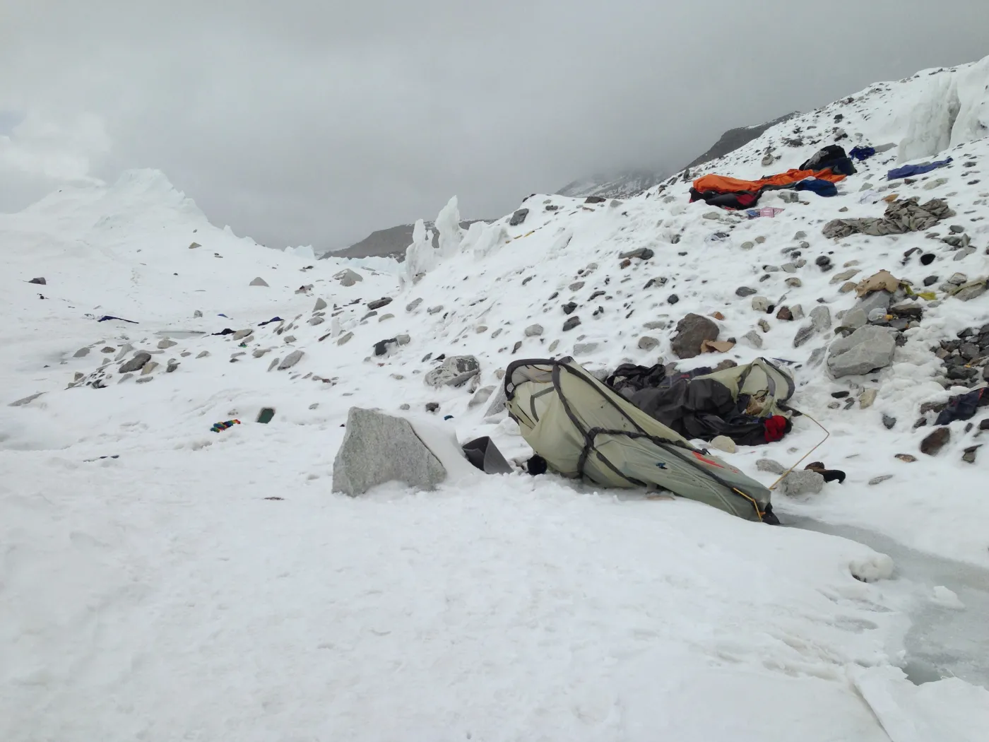 Polski himalaista o lawinie pod Everestem: Nad głowami latały kamienie o średnicy 2-3 metrów