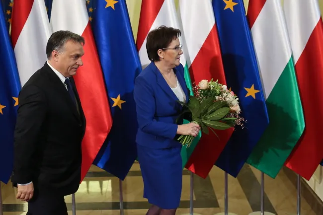 7446076-viktor-orban-w-warszawie.jpg